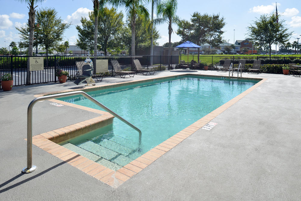 Hampton Inn Vero Beach Outlets Exterior photo