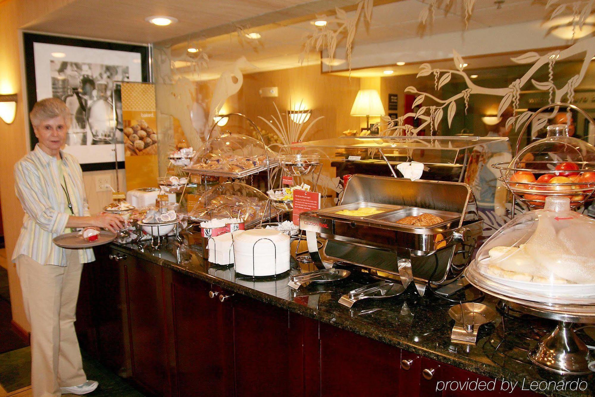 Hampton Inn Vero Beach Outlets Restaurant photo
